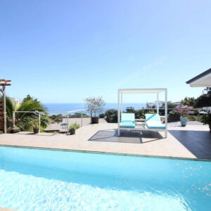 TAHITI. MAISON SURPAMATAI HILLS 3 CHAMBRES PISCINE