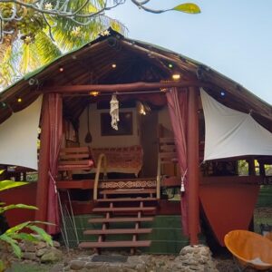 MOOREA. lOCATION SAISONNIERE. La Pirogue chez l’happy qui chante