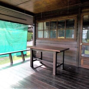 Moorea. Loue Fare en bois avec 1 chambre à Opunohu. Coté montagne proche plage